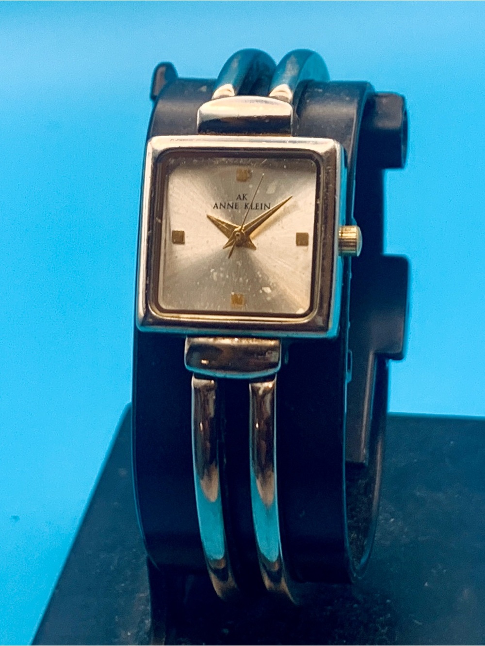 AK ANNE KLEIN 10/6355 Women’s Fashion Bracelet Quartz Wristwatch Works New Batt